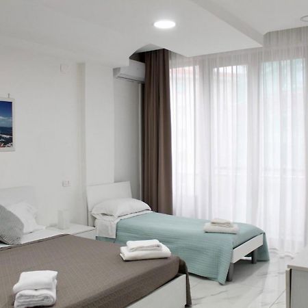 B&B Central Rooms 137 Napoli Ngoại thất bức ảnh