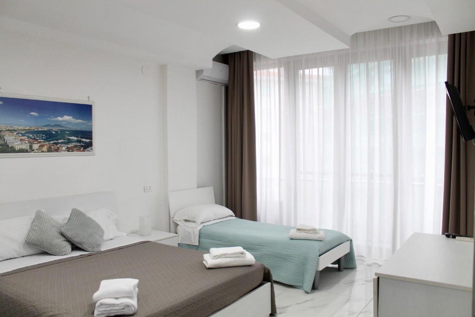 B&B Central Rooms 137 Napoli Ngoại thất bức ảnh