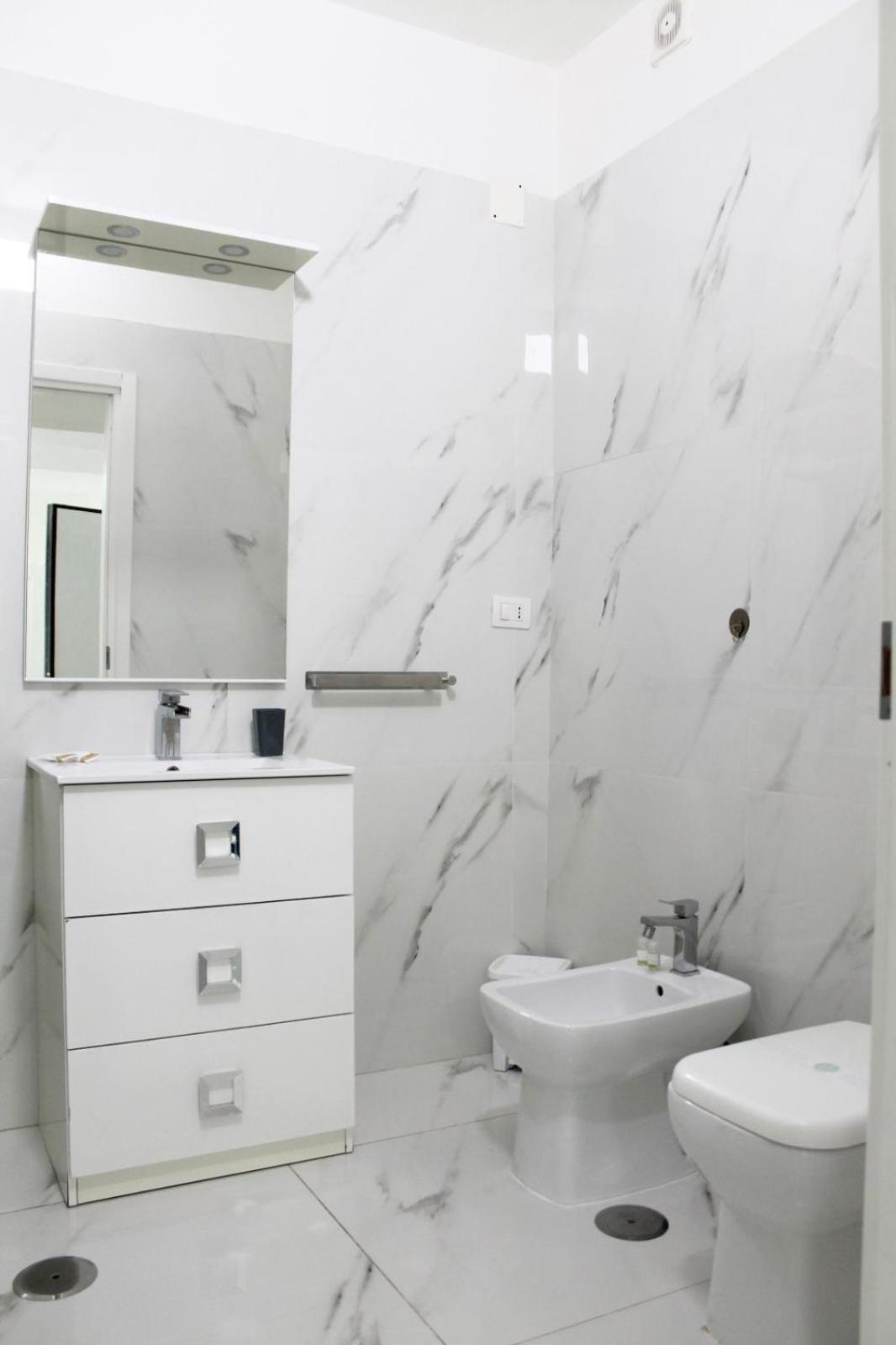 B&B Central Rooms 137 Napoli Ngoại thất bức ảnh